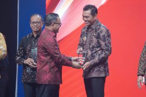 Fadhil Arief Dapat Penghargaan IVL 2023