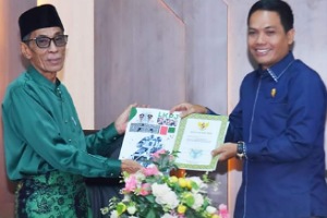 M Jafar Pimpin Rapat Paripurna DPRD Batanghari