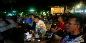 Tumpah Ruah, Pemkab Adakan Nobar di Aek Meliuk
