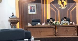 Mardiana Sampaikan Pandangan Umum Fraksi Partai Golkar