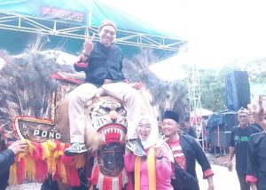 Kedatangan Fadhil-Bakhtiar di Pompa Air Disambut Reog Ponorogo