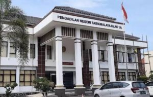 Dea Melawan, Seret Mendhy ke Pengadilan