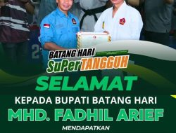 Bupati Batang Hari Terima Tanda Kehormatan Dan 3 dari DPP GOKASI Saat Pembukaan Kejurnas Karate 2026